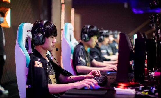 最终他选择 最终他选择